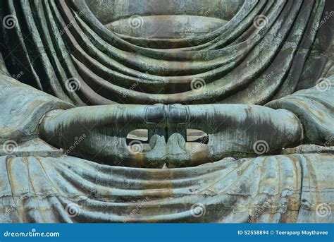 Daibutsu A Grande Buda Do Templo De Kotokuin Em Kamakura Foto De