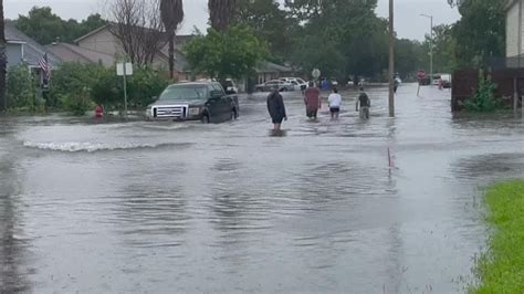 Bacliff Residents Have A Mess To Clean Up After Flooding Rains Youtube