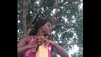 Crazybitch Loves To Unbox Packaged Infront Of Strangers XVIDEOS