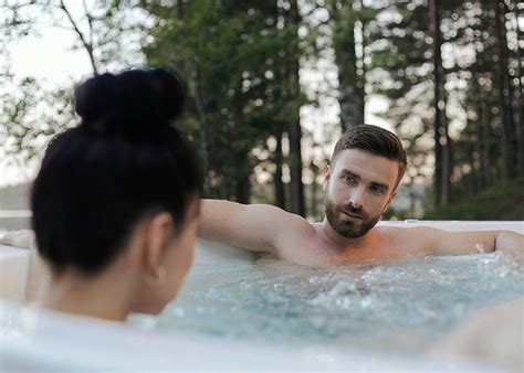 Husband Feels Embarrassed After He Sees His Wife In A Bikini Scolds Her After Bored Panda