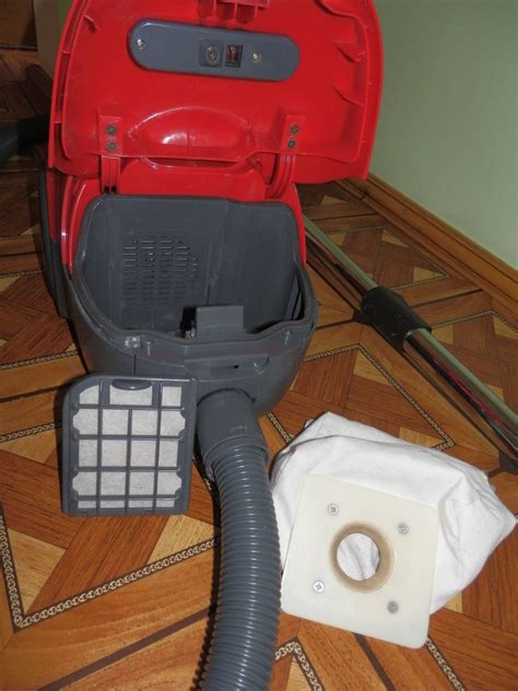 Пылесос Philips 1400W.