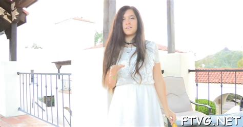 Gorgeous Brunette Caroline Is Playing With Herself Era