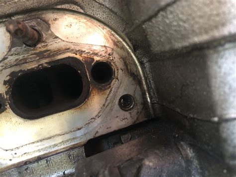 Exhaust manifold stud broke off : r/AskMechanics