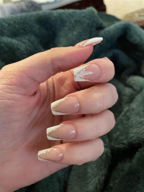 Dnd Gel Perfect Nude New Year S Nails Nails Nail Polish