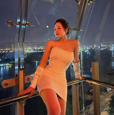 Pewpew cưới vợ hot girl Trâm Anh từng được ghép đôi trên sóng truyền hình giờ ra sao