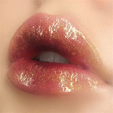 Gold Pink Nude Lip Gloss Glossy Lips Makeup Idea Ideas Inspo Inspiration Vera Glossy Lips