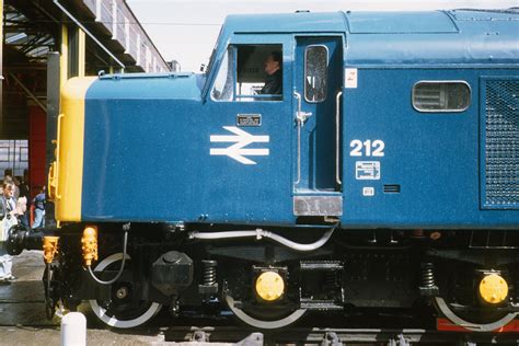 British Rail Class 40 Diesel Locomotive 212 Aureol Longs Flickr