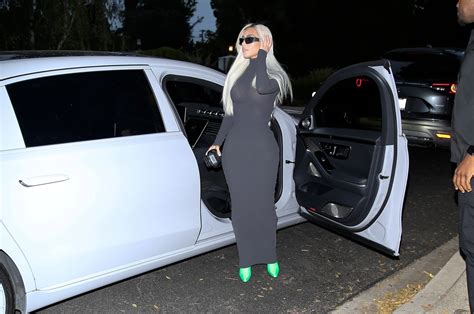 Kim Kardashian Stunning Curvy Body Hot Celebs Home