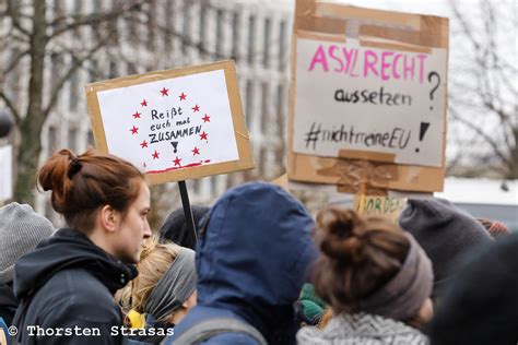 Tausende bei Seebrücke Protest in Berlin für offene Grenze Flickr