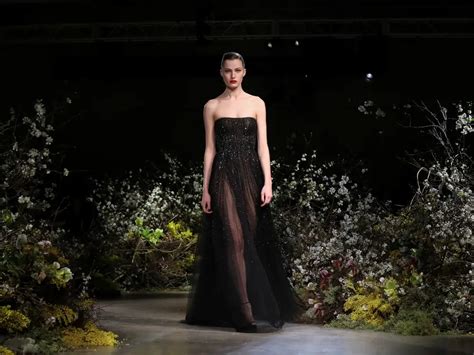 How To Wear Naked Dresses