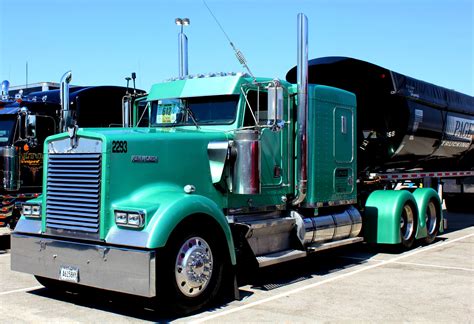 Picture Perfect W900 Kenworth In An Awesome Teal Colour Clean Lines