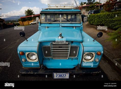 Classic Landrover Hi Res Stock Photography And Images Alamy