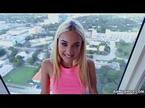 Cute Blonde Sucks Cock XNXX