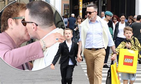 Elton John Kids 2020 : Elton John Kids Family 5 Fast Facts You Need To