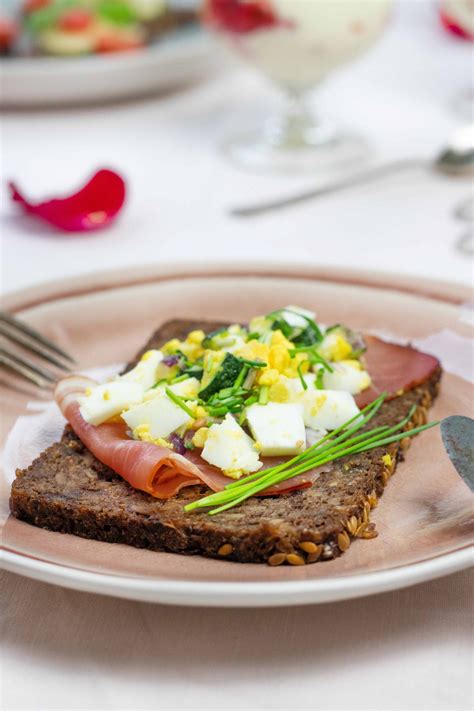 Mestemacher High Protein Eiweißbrot mit Schinken und Eiersalat