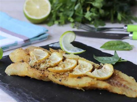 Филе минтая в фольге в духовке — рецепт с фото пошагово. Как запечь ...