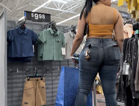 Phat Ass Puerto Rican Milf Cant Stop Bending Over In Front Of Me AE Jeans Walmart Tight