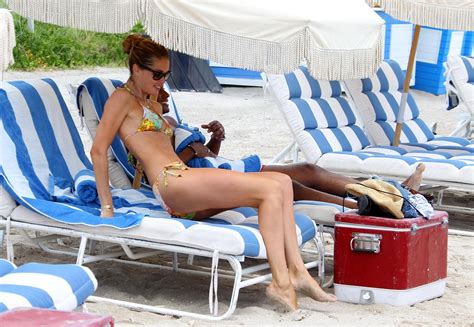 Doutzen Kroes Showing Off Her Bikini Body On A Beach In Miami Porn Pictures Xxx Photos Sex