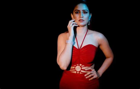 Wallpaper Girl Hot Sexy Fashion Eyes Smile Beautiful Figure For Mobile And Desktop