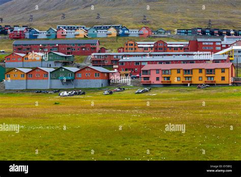 Multicolored Houses In Longyearbyen Svalbard Svalbard Stock Photo Alamy
