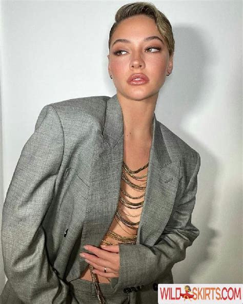 Madelyn Cline Madelyncline Nude Onlyfans Instagram Leaked Photo