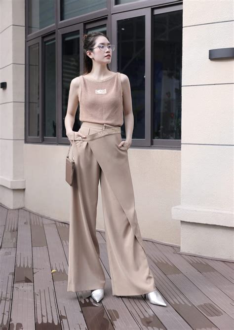 Nhan sắc vợ hot girl kém 13 tuổi của Phó Giám đốc Trường quay Cổ Loa