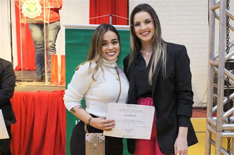 Centro Universit Rio Ideau Celebra Aula Magna E Premia O Da Bolsa