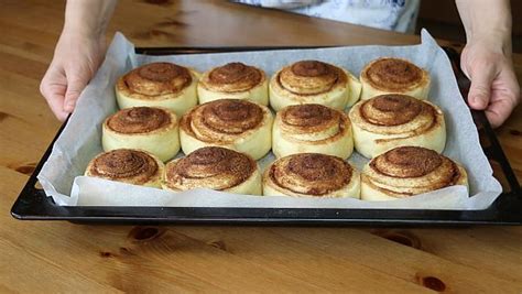 Pechemdoma.com | Булочки Синнабон с корицей и глазурью