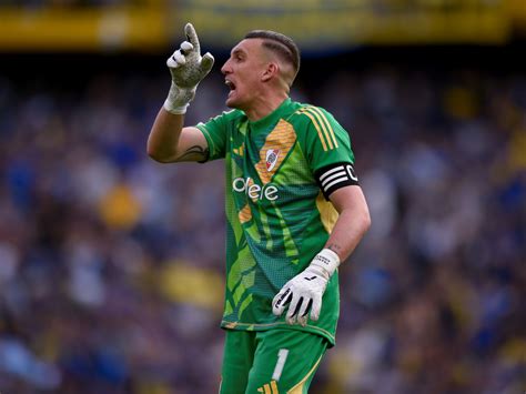 Armani: 300 partidos, Boca como una de sus víctimas preferidas y