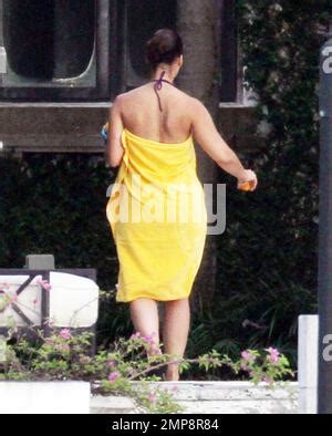 Alicia Keys Shows Off Her Post Baby Bikini Body During A Poolside Break In Miami Fl