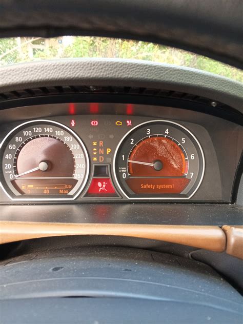 Горит ошибка износа колодок. БМВ е65 — BMW 7 series (E65/E66), 3,6 л ...