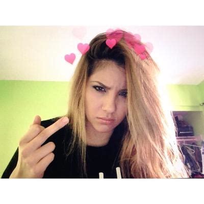 5 Hot Sexy Britney Ortiz Bikini Pics