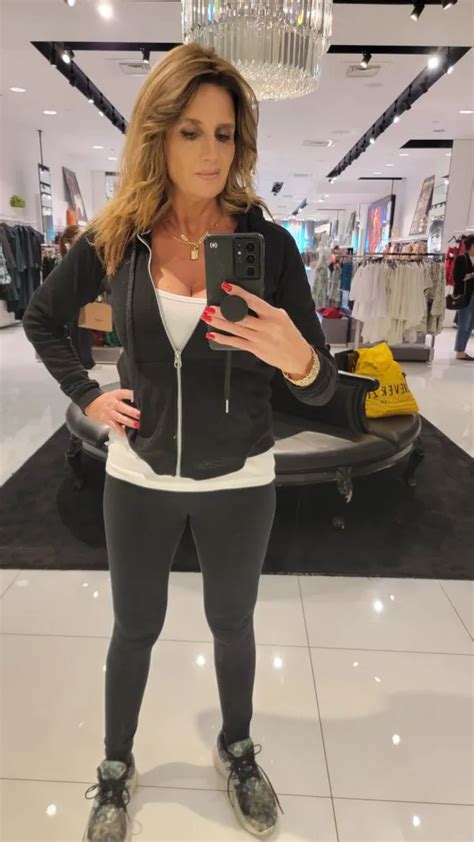 Lexi Female Body Rubs HOT