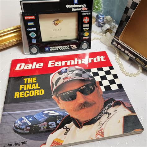 18 Dale Earnhardt Jr The Final Season Wall Calendar 1