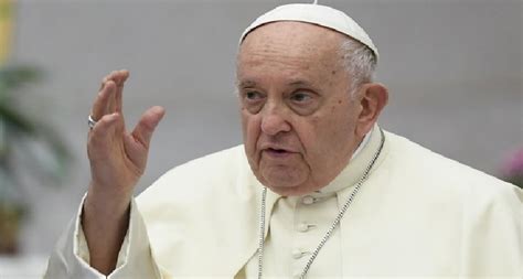 Papa Francesco Sì al battesimo per i figli di coppie gay FreeSkipper Italia