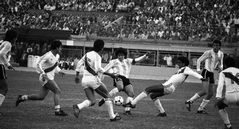 Maradona 1985 Las Imágenes Inéditas De Diego En Perú Un Año Antes De