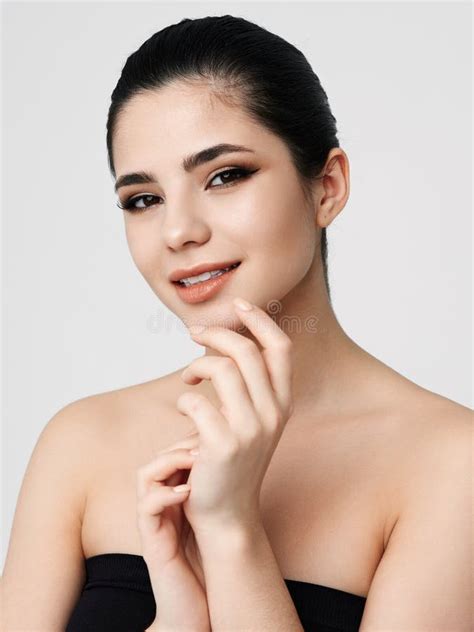 Cheerful Brunette Nude Keys Smile Makeup Student Stock Image Image Of Lady Hairstyle