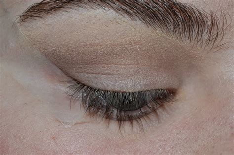 Kissable Silver Smokey Eye Tutorial Using The Naked 2 Palette