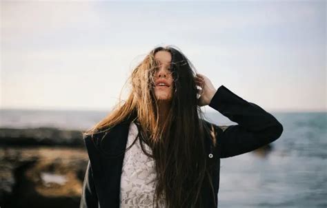 Wallpaper foam girl hair brunette bathroom for mobile and desktop section девушки