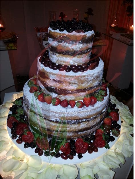 Chanel Cakes Bolo Rústico Naked Cake IV Frutas