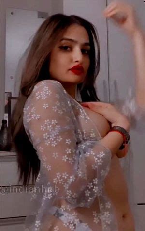 Assista Sasy Tits Big Tits Amateur Porn SpankBang