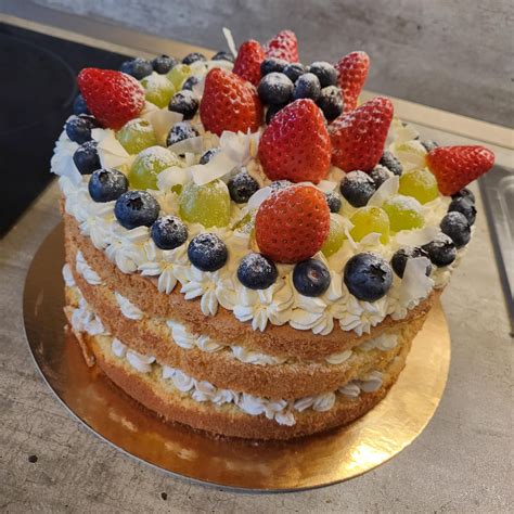 First Naked Cake R Baking