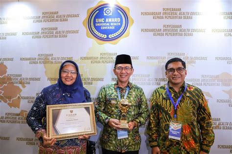 Raih Penghargaan Uhc Award Bukti Komitmen Pemkab Bekasi Sukseskan