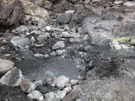 Love Japanese Hot Springs At Nakadake Onsen In Hokkaido You Can Dig Your Own SoraNews