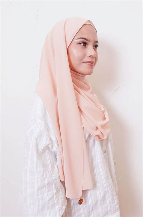 LIANA BASIC PLAIN SHAWL NUDE Maroon Red