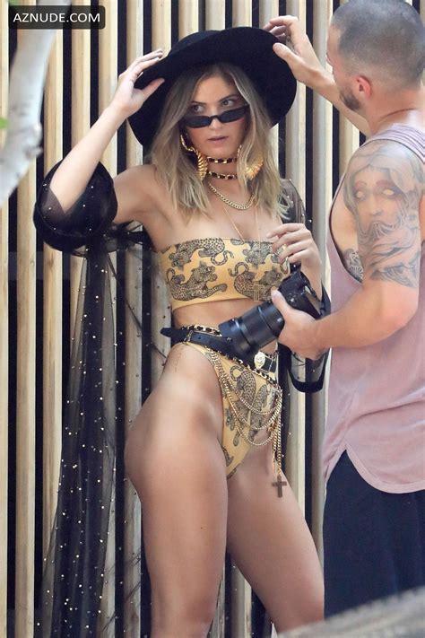 SHAUNA SEXTON Nude AZNude