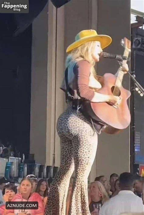 LAINEY WILSON Nude AZNude