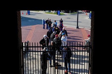 Chase DeLauter, Yordys Valdes homer to lead Columbus Clippers past Iowa
