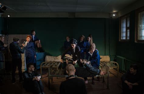 Pussy Riot Neuer Protest Clip Netzstr Mpfe Statt Sturmhaube Der Spiegel