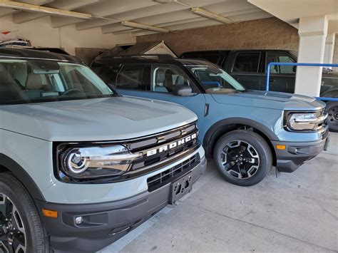 Area 51 Vs Cactus Gray Side By Side Comparison On Sport Bronco6g